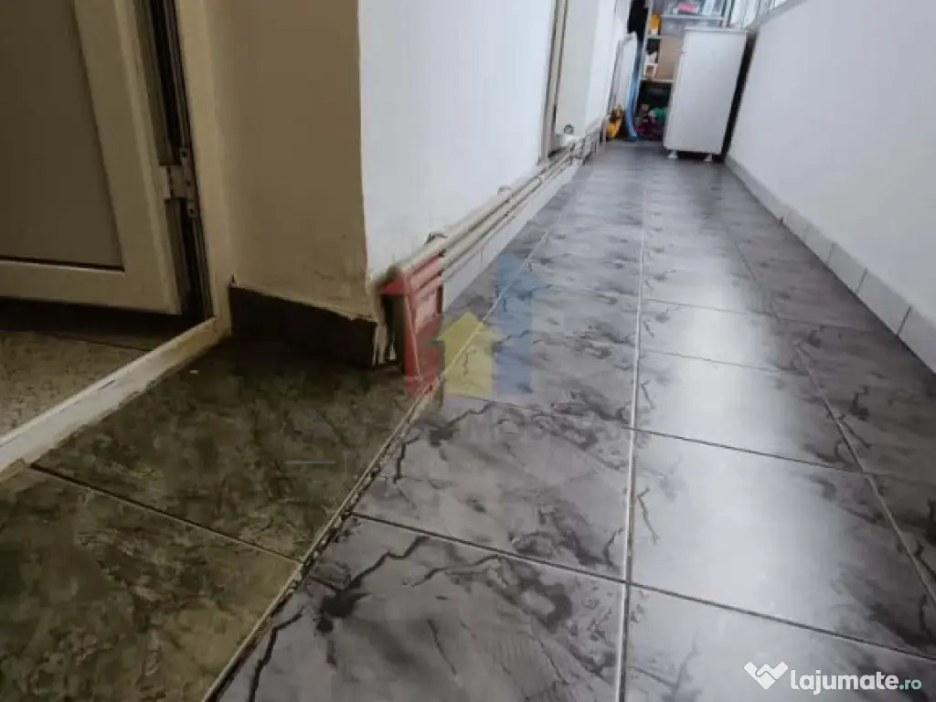 LIBER 3 camere, parter cu balcon 14 m, Semimobilat, Garii