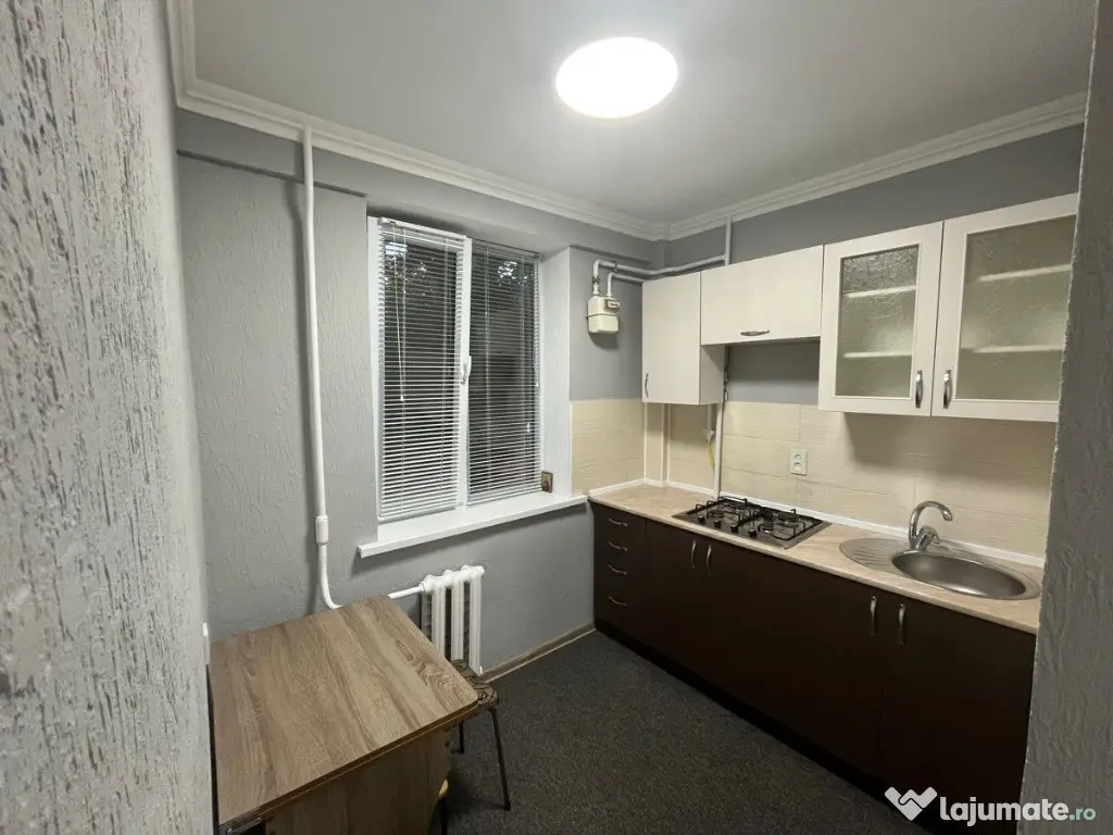 Garsoniera de inchiriat in zona Costin Georgian