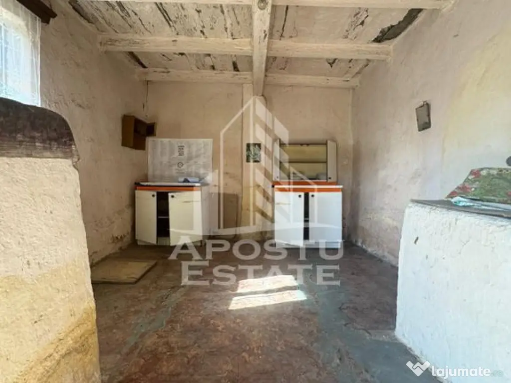 Casa cu teren de 1.600 mp in Checea langa primarie. 