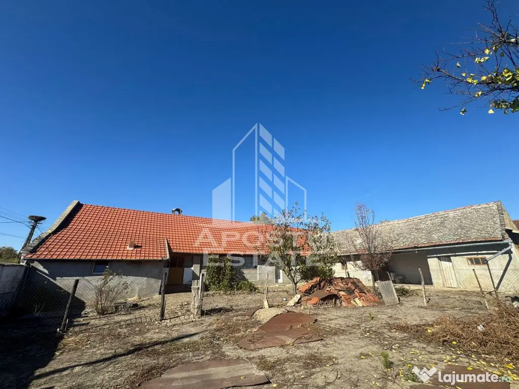 Casa cu teren de 1.600 mp in Checea langa primarie. 