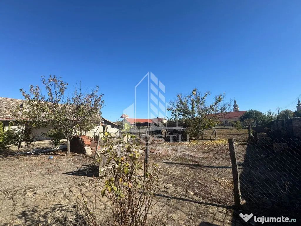 Casa cu teren de 1.600 mp in Checea langa primarie. 