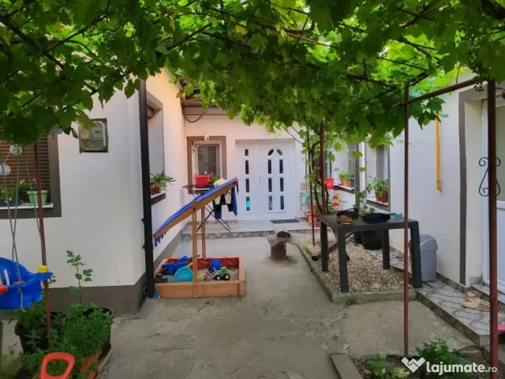 Casa, 4 camere,constructie 1970,teren 259mp,Bucurestii Noi,215.000euro 