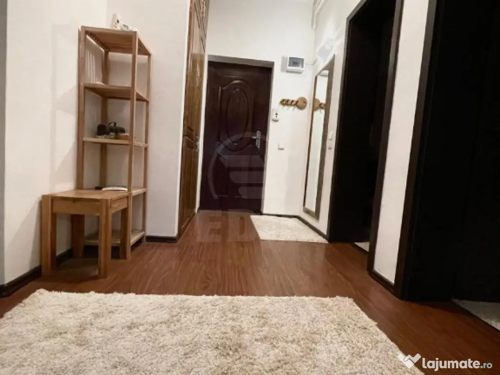 Apartament 2 camere semidecomandat zona Porii 