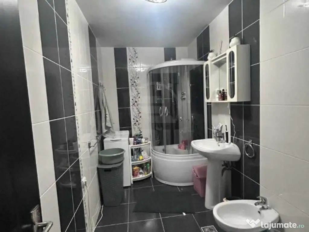 Apartament 1 camera decomandat zona Florilor 