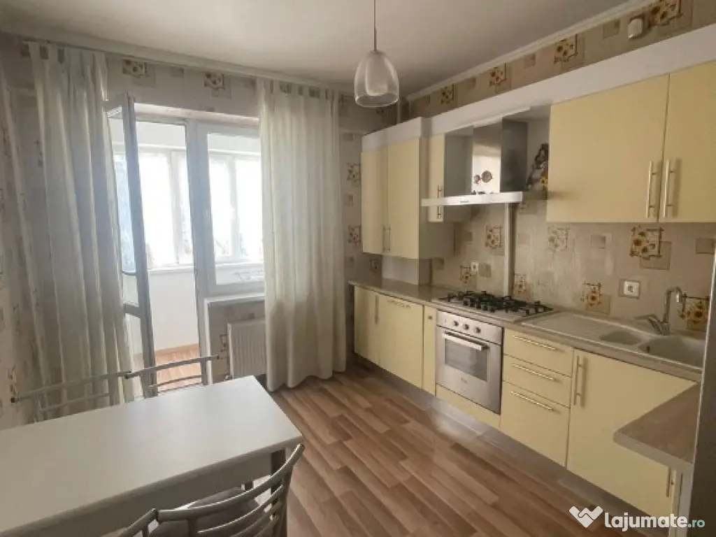 Apartament cu doua camere de inchiriat in zona Eroii Revolutiei