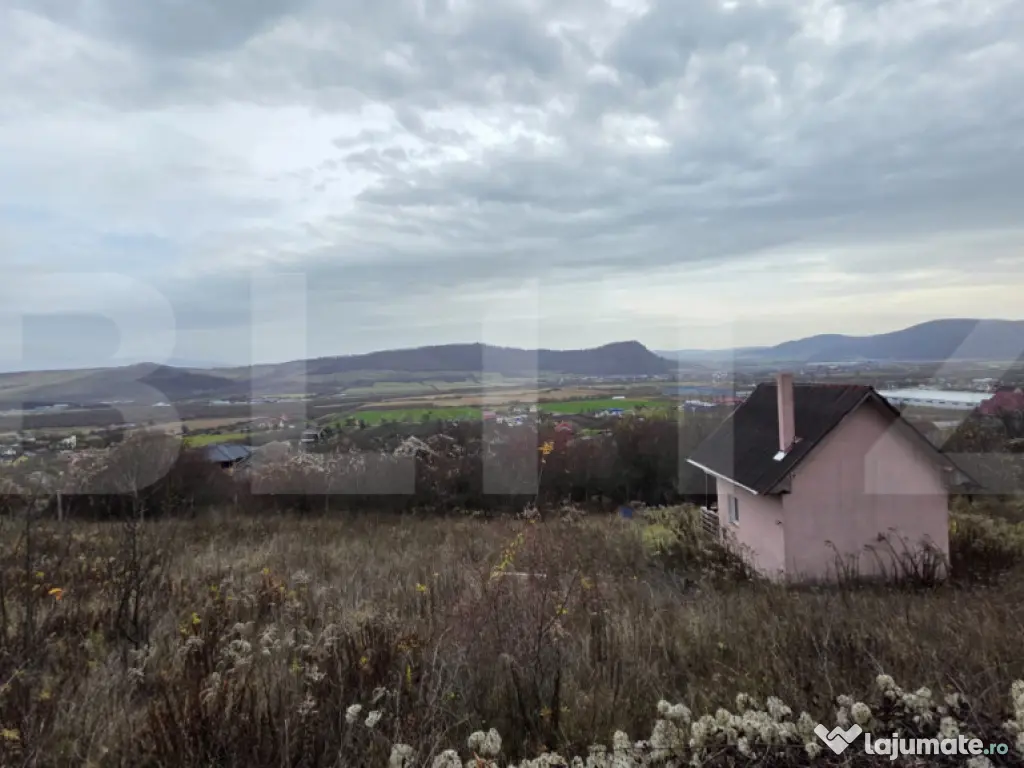 Teren intravilan 700 mp, cu toate utilitățile – priveli? 