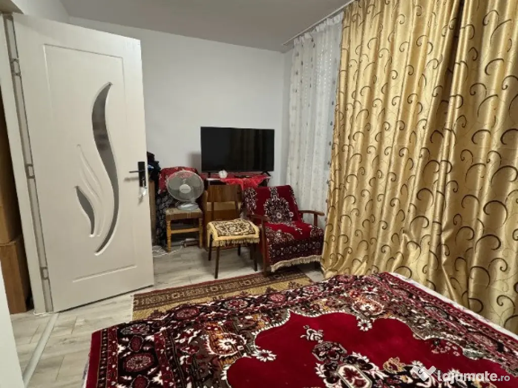 Vand apartament cu 2 camere