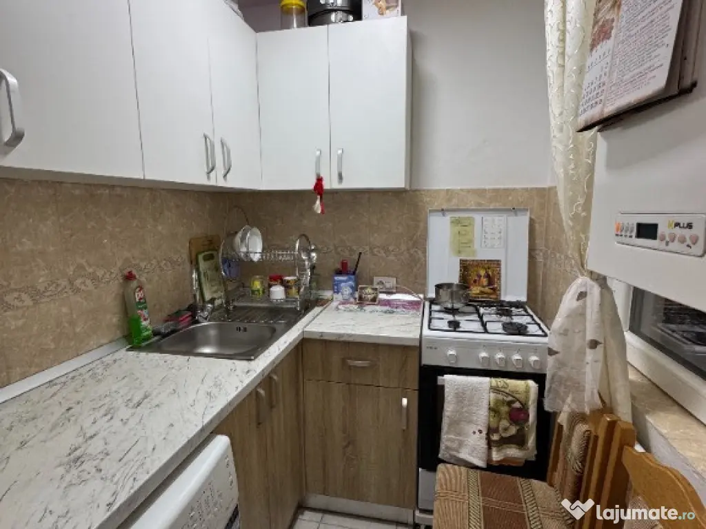 Vand apartament cu 2 camere