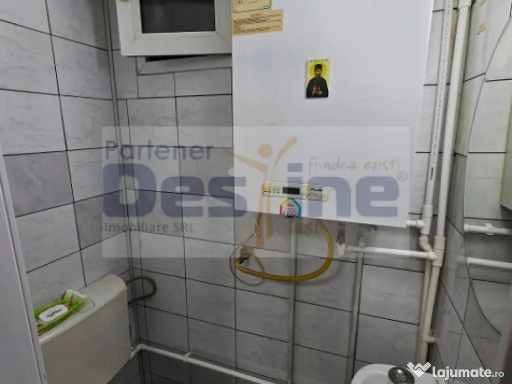 Apartament 2 camere, Semidecomandat, 49 mp, loc de parcare 