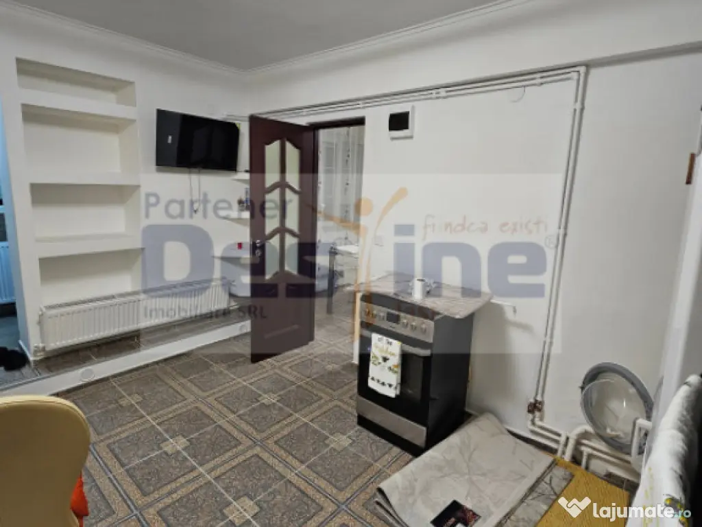 Apartament 2 camere, Semidecomandat, 49 mp, loc de parcare 