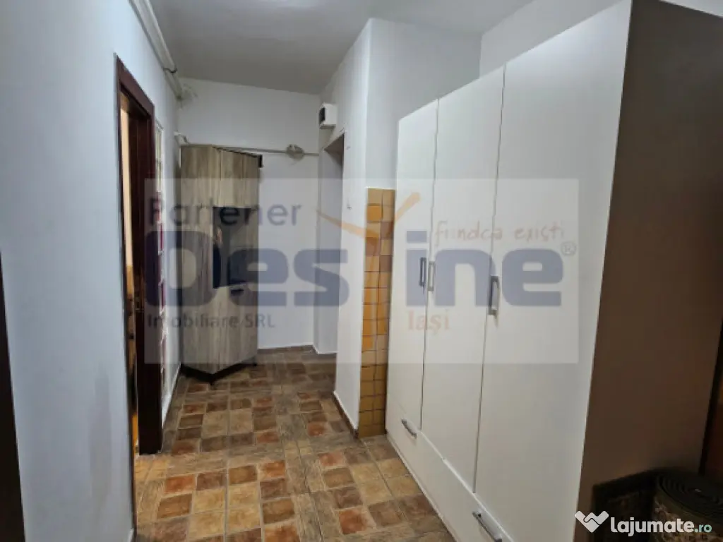 Apartament 2 camere, Semidecomandat, 49 mp, loc de parcare 