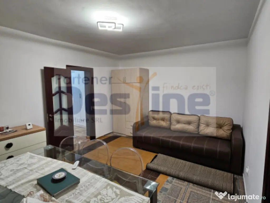 Apartament 2 camere, Semidecomandat, 49 mp, loc de parcare 