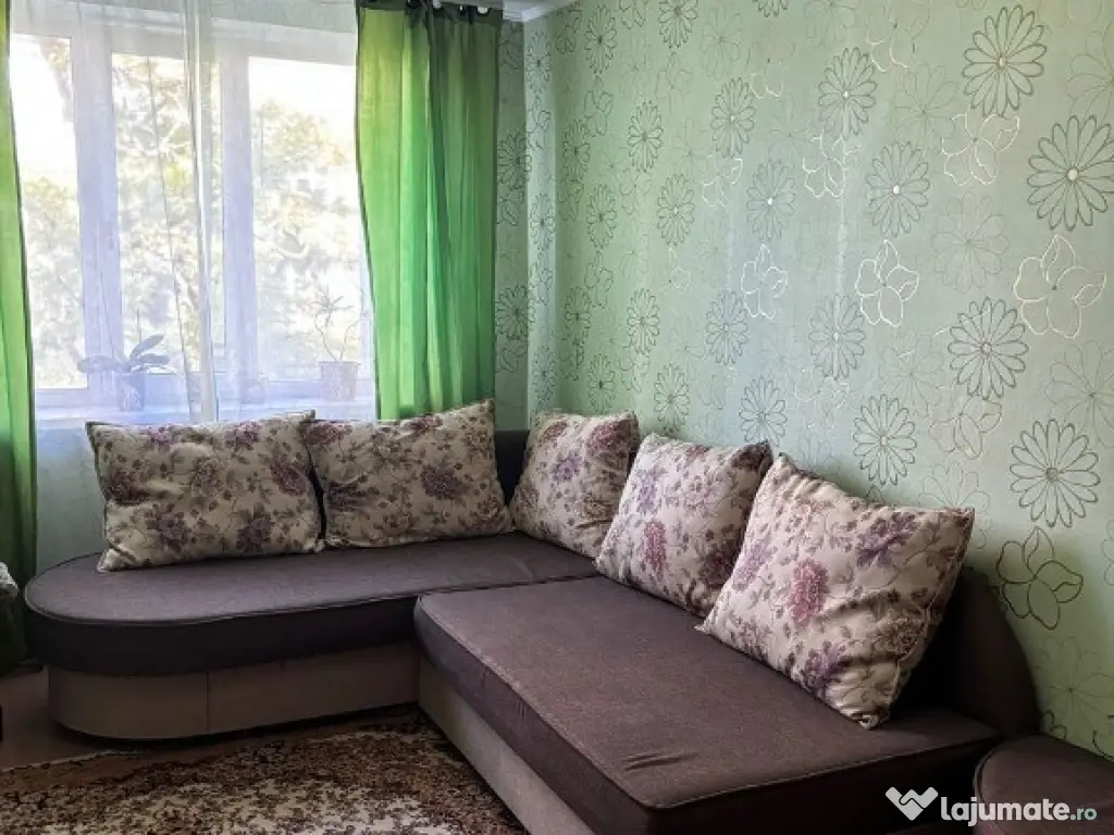 Apartament cu 3 camere de inchiriat in zona Stefan Cel Mare 