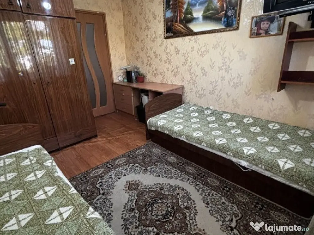 Apartament cu 3 camere de inchiriat in zona Stefan Cel Mare 
