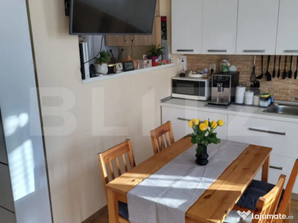 Apartament 2 camere, etaj 1/4, cu parcare inclusa, zona Tine