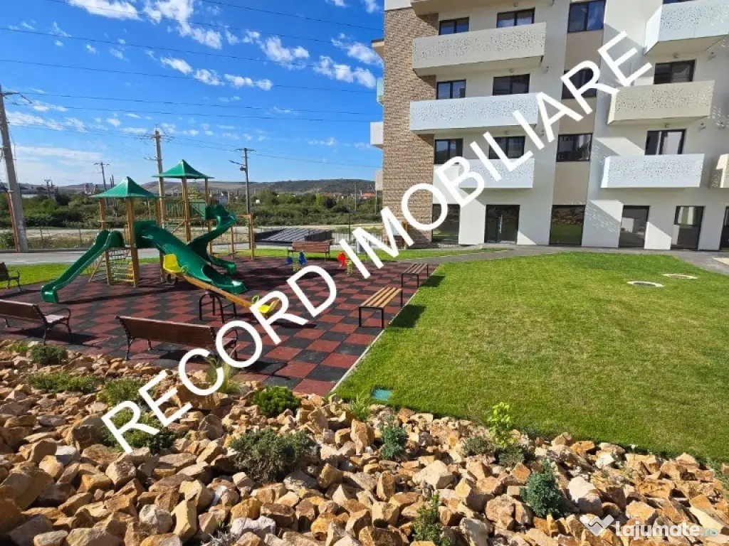 Spatiu comercial, 2 camere, terasa 23 mp, acces din terasa Apahida