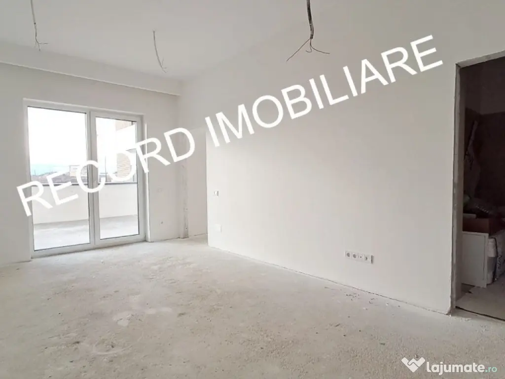 Spatiu comercial, 2 camere, terasa 23 mp, acces din terasa Apahida