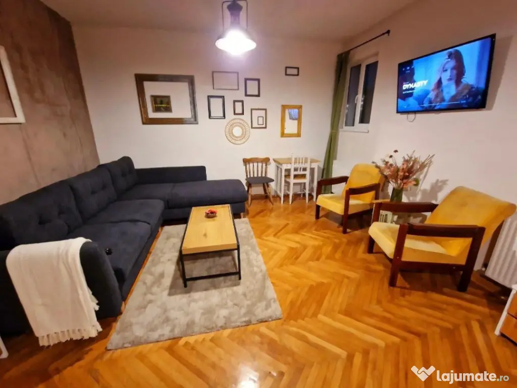 Apartament 2 camere, semidecomandat - zona Centru Istoric