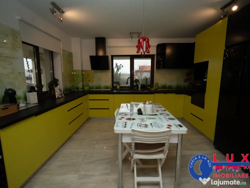 ID 6737 EXCLUSIVITATE - DE VÂNZARE - Vilă P+E+M