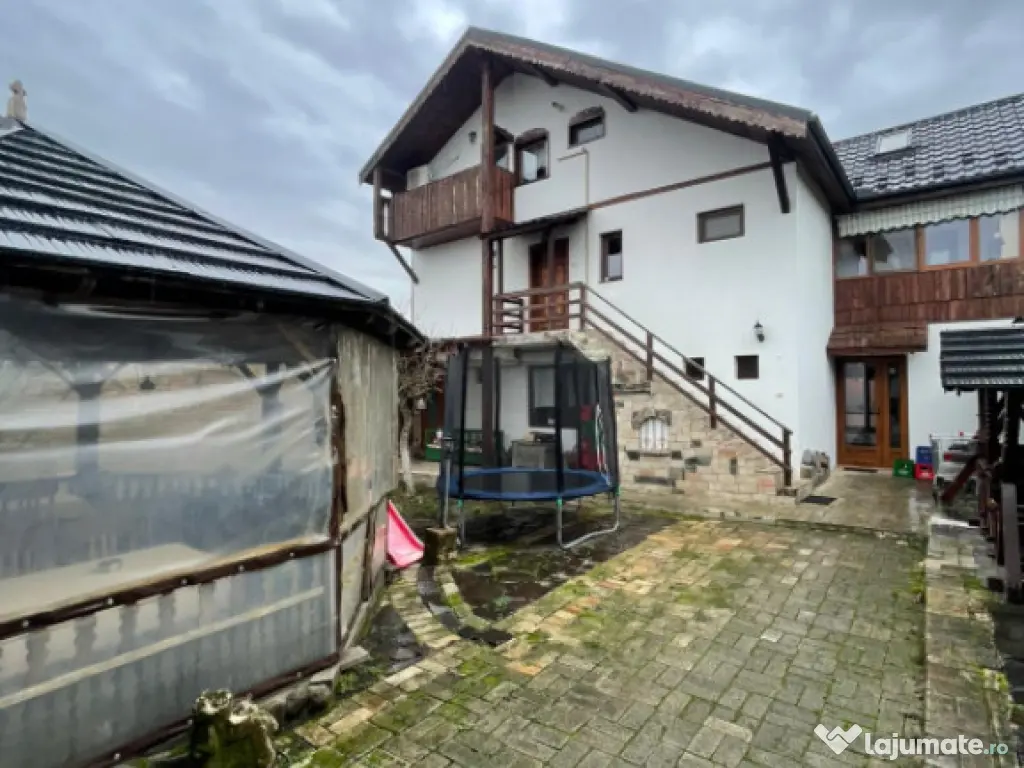 Pensiune P+1+M de vanzare, 396 mp, zona Orasul Vechi