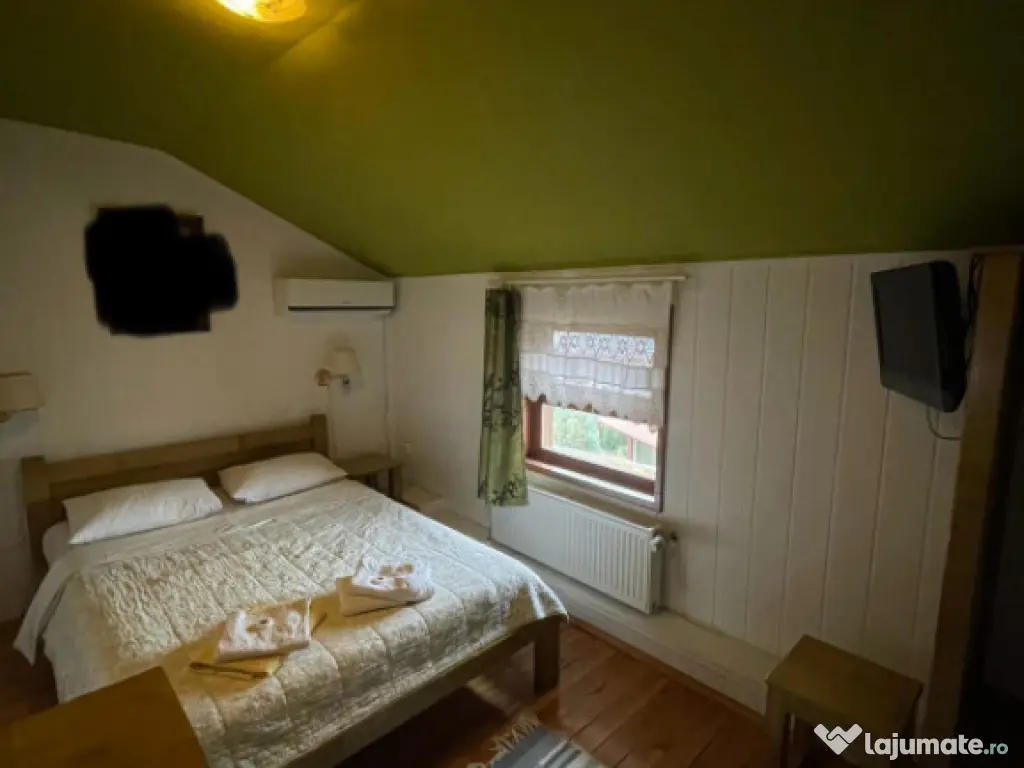 Pensiune P+1+M de vanzare, 396 mp, zona Orasul Vechi