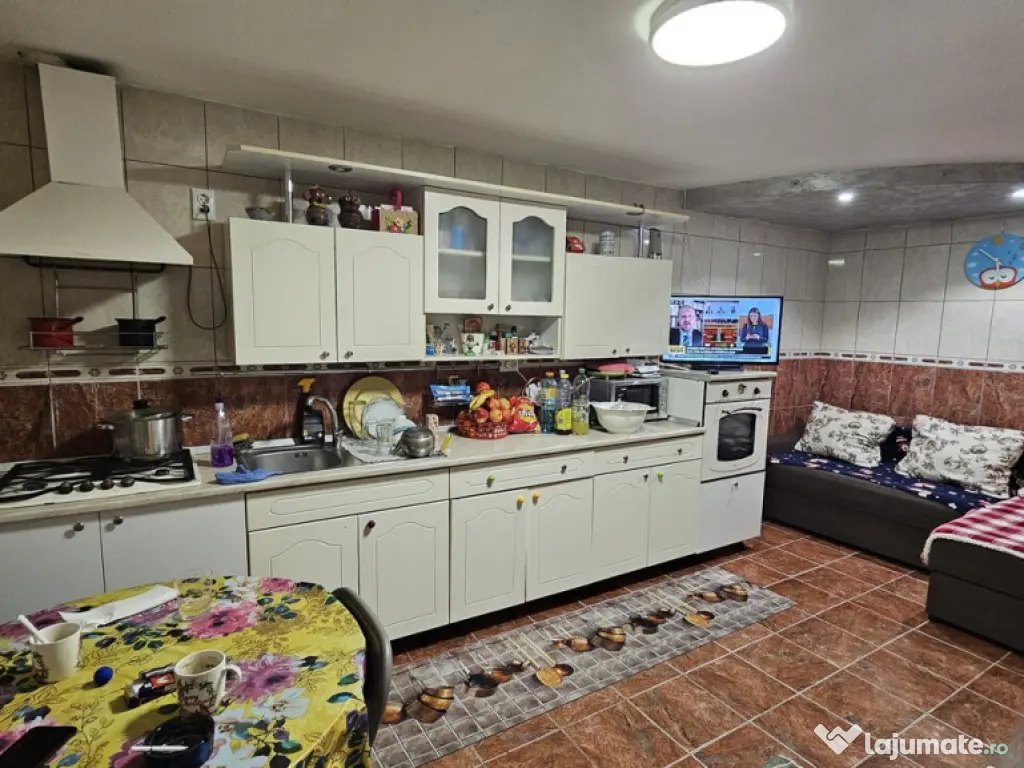 Zona AFI Palace casa 2007 parter 3 cam.-109000 euro 