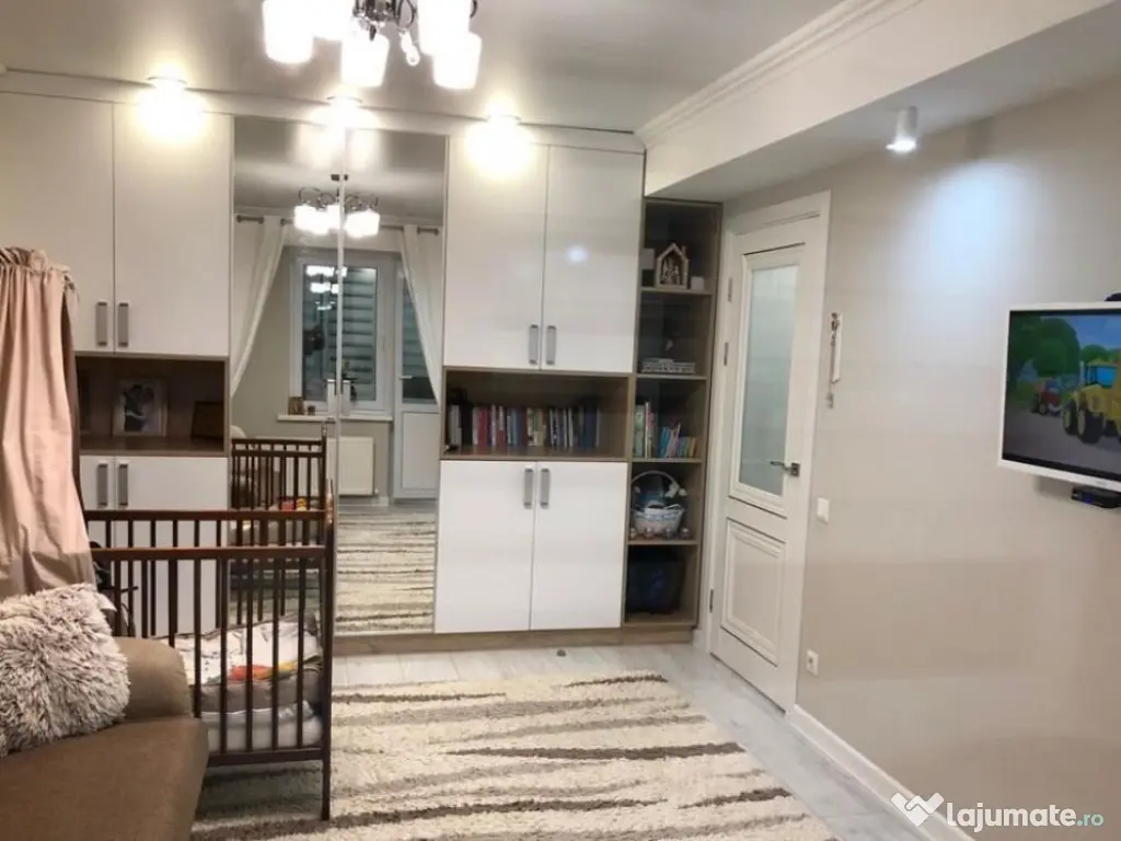 Garsoniera in zona Universitate