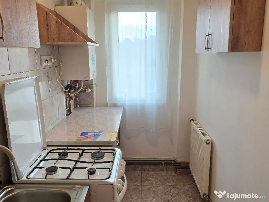 Vand apartament 2 camere decomandat in Deva, zona Micro 15,