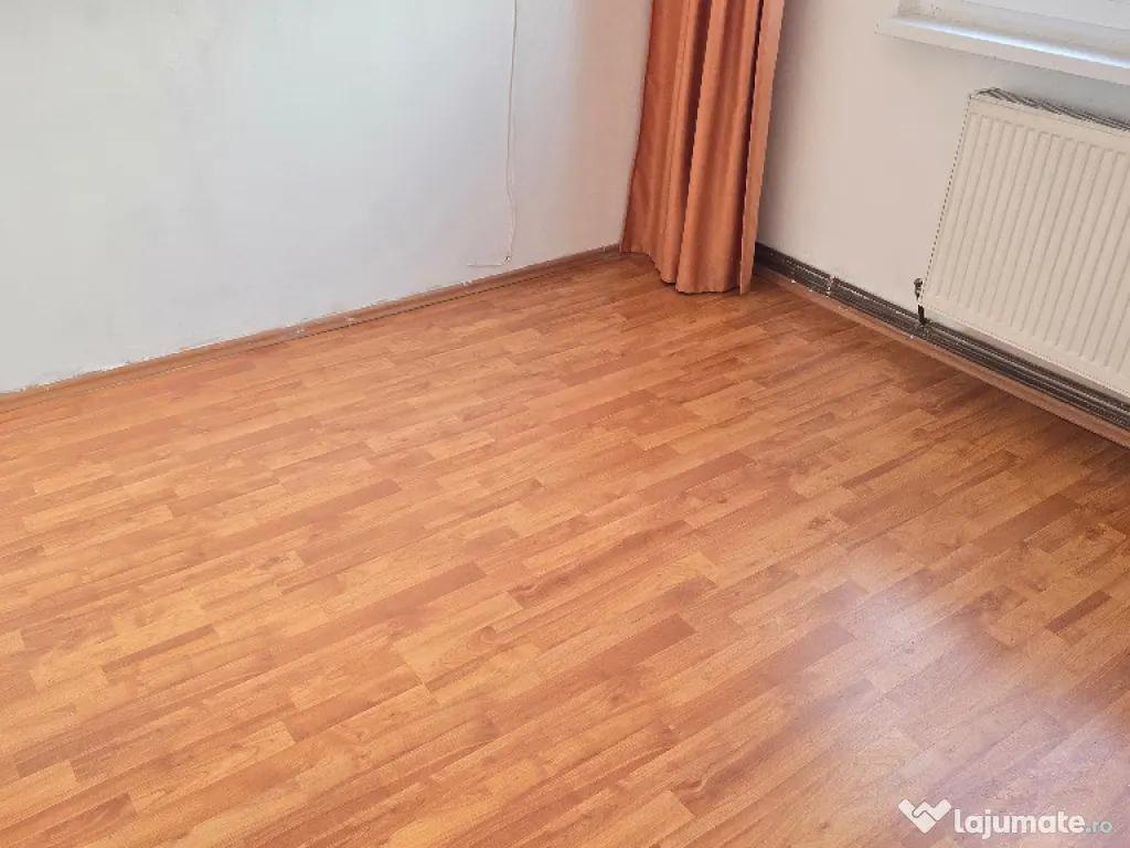 Vand apartament 2 camere decomandat in Deva, zona Micro 15,