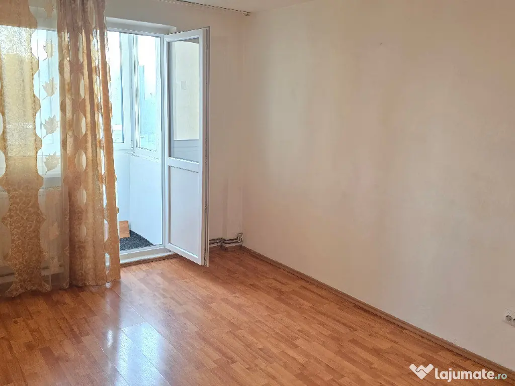 Vand apartament 2 camere decomandat in Deva, zona Micro 15,