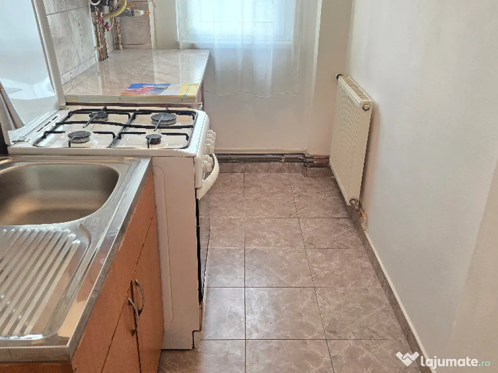 Vand apartament 2 camere decomandat in Deva, zona Micro 15,