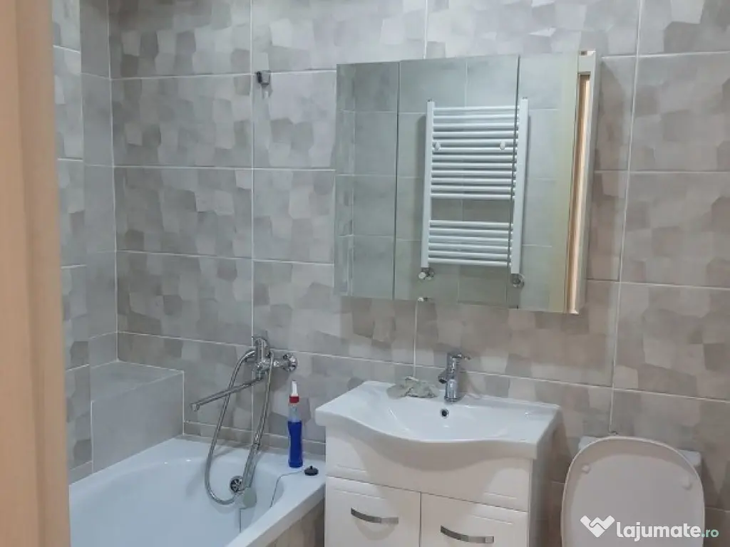 Garsoniera in zona UNIRII 