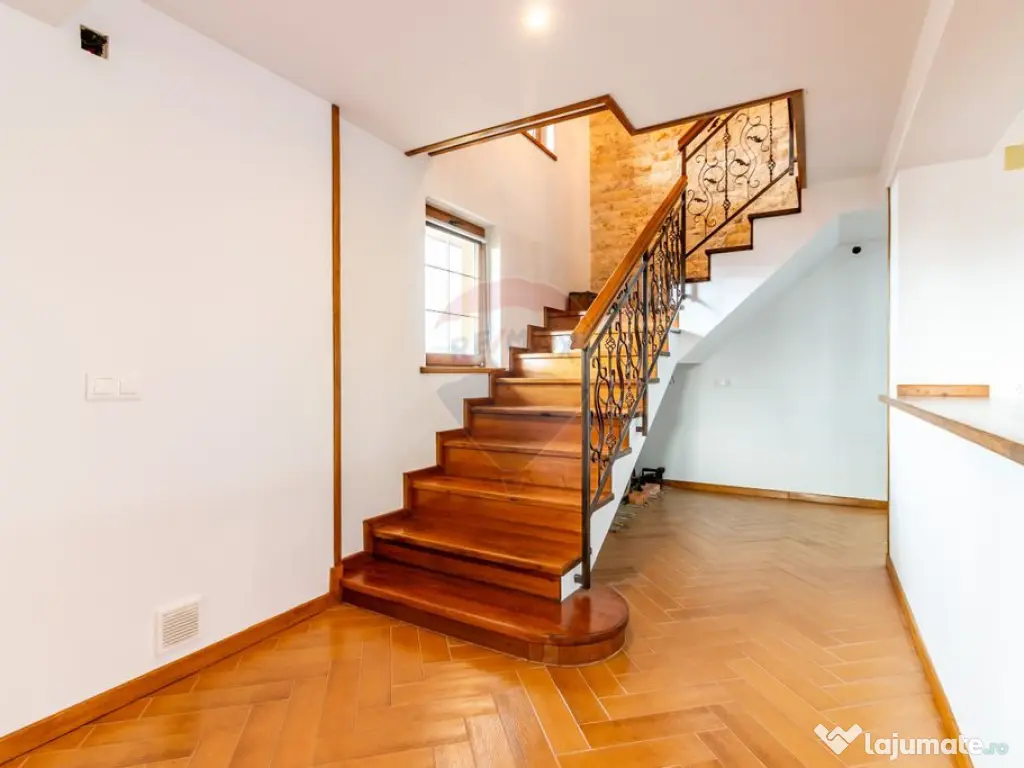 Casă finalizată, 278 mp teren 2305 mp Pleașa, Bucov, P... 