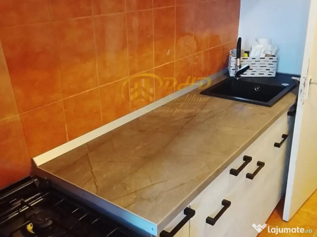 Apartament 2 camere decomandat in Podul de Fier