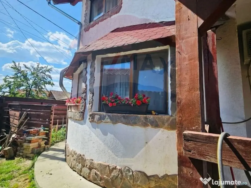 Casă 6 camere si curte, zona Metro Oradea, de vanzare 