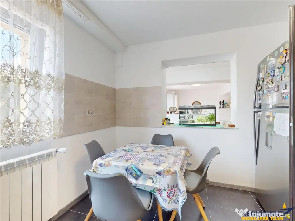 Casa mobilata, accesorizata, luminoasa, vedere munte, zona v