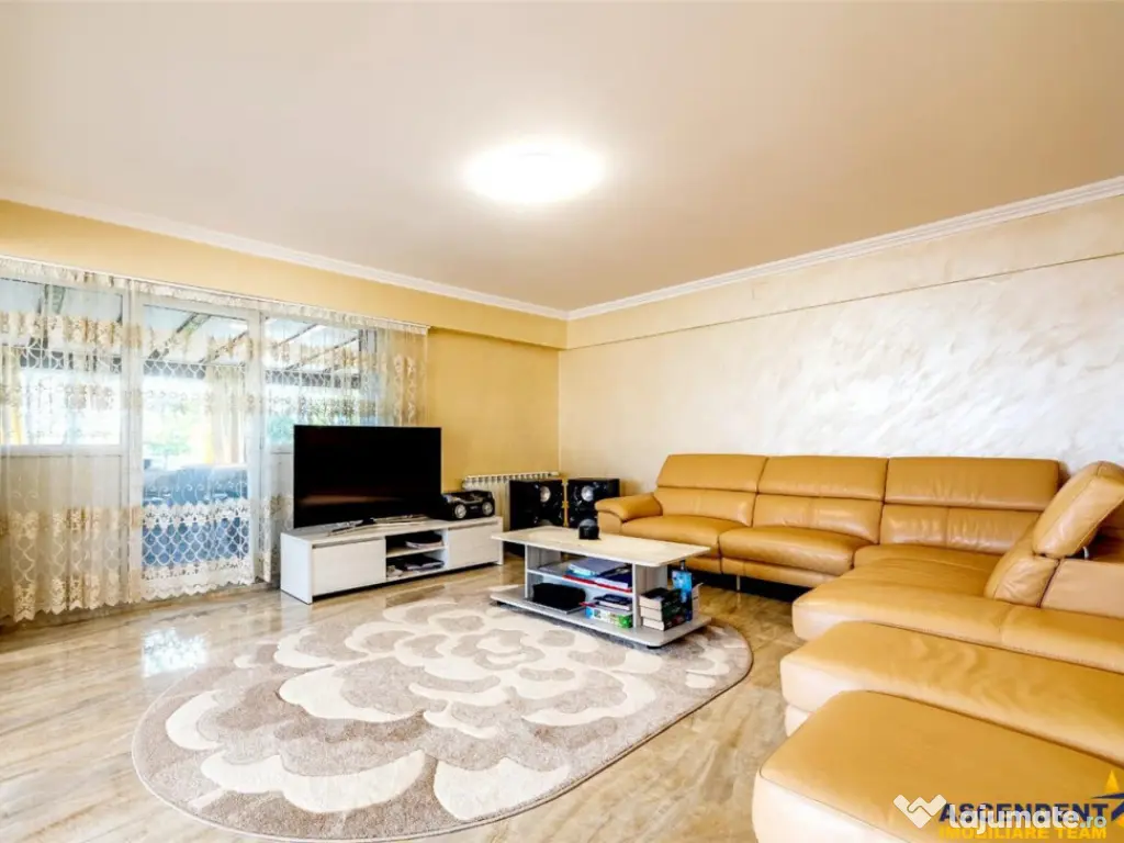 Casa mobilata, accesorizata, luminoasa, vedere munte, zona v