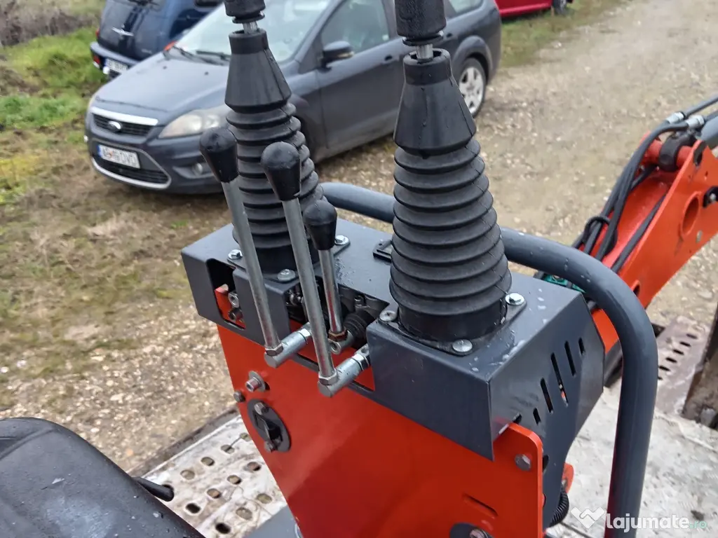 Miniexcavatoare 1000 kg - 1300 kg NOI 