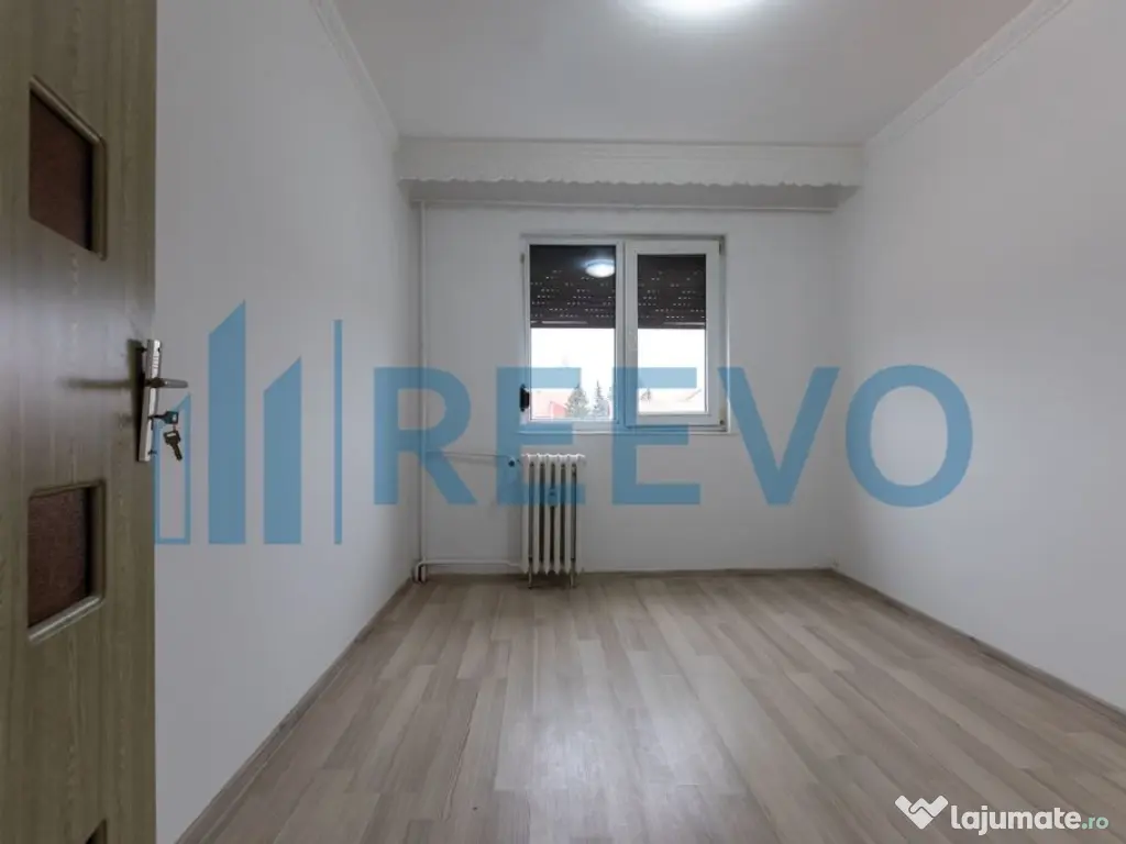 Apartament 3 camere semidecomandat – Str. Pictor Theodo... 
