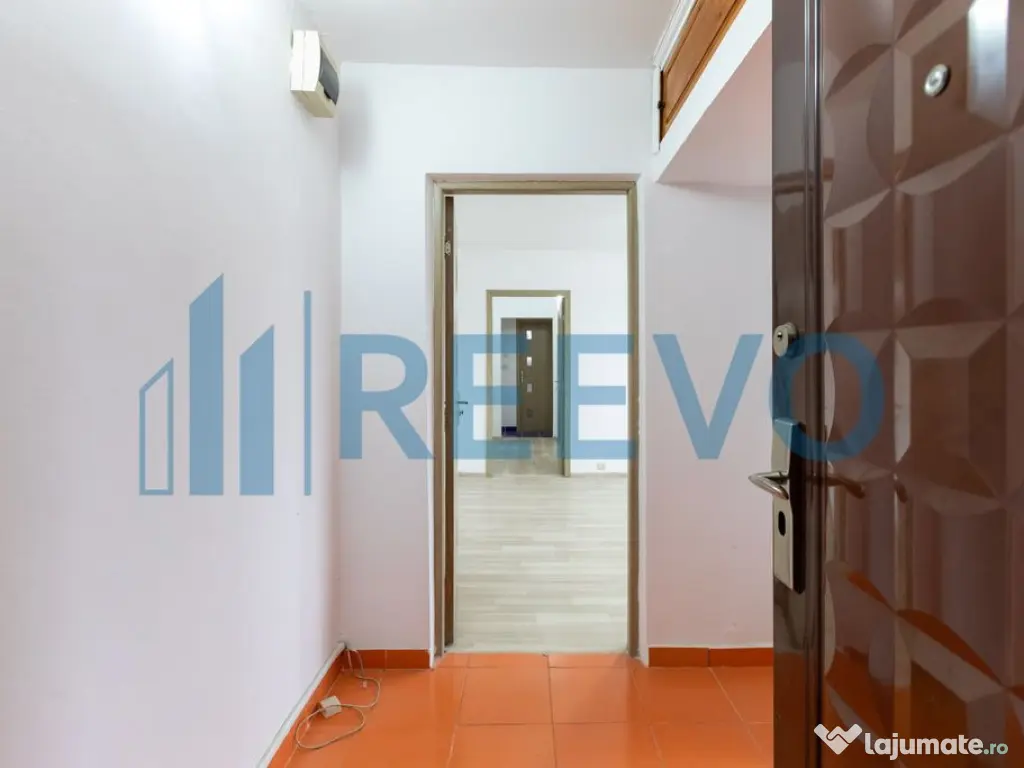 Apartament 3 camere semidecomandat – Str. Pictor Theodo... 