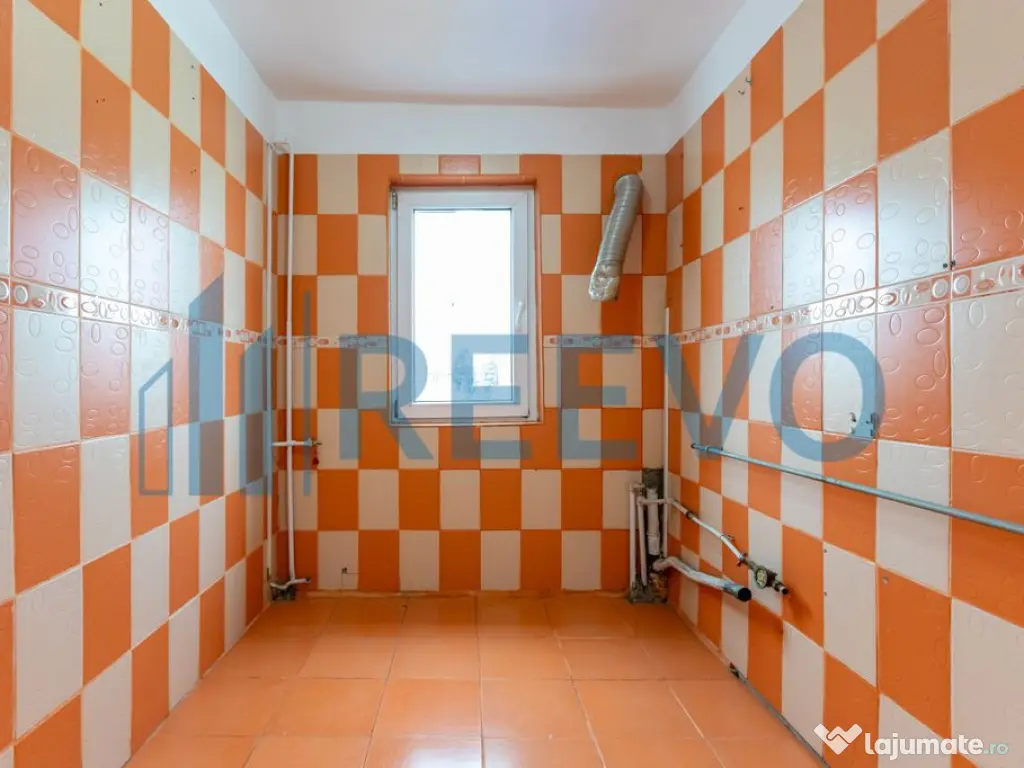 Apartament 3 camere semidecomandat – Str. Pictor Theodo... 