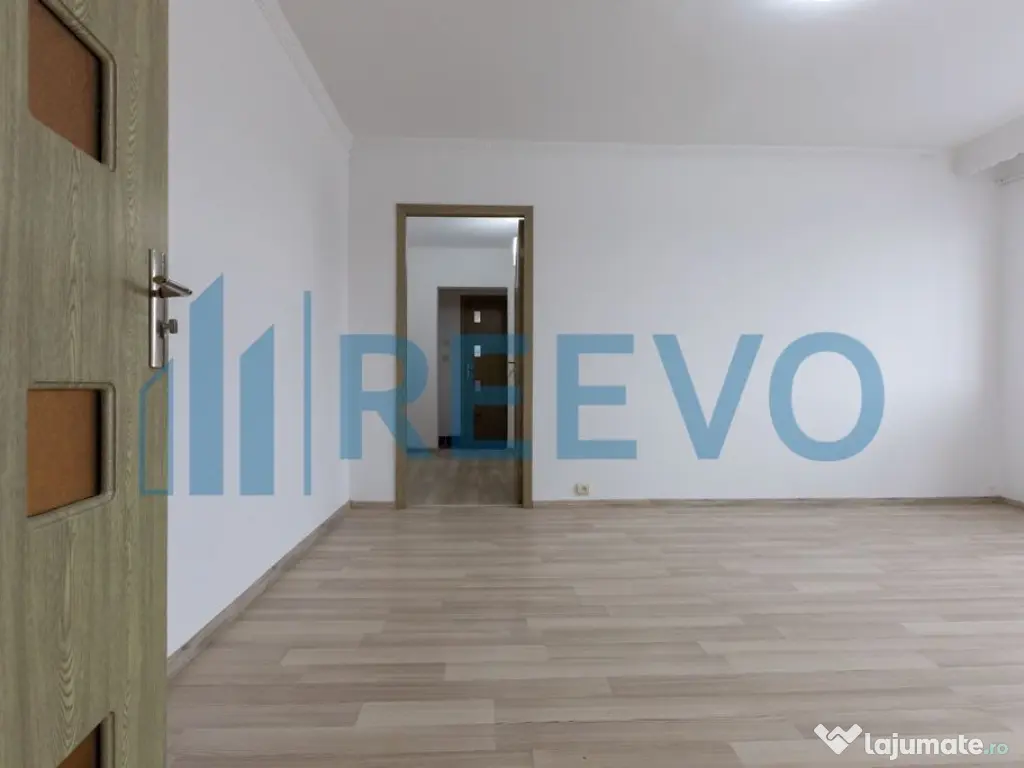 Apartament 3 camere semidecomandat – Str. Pictor Theodo... 