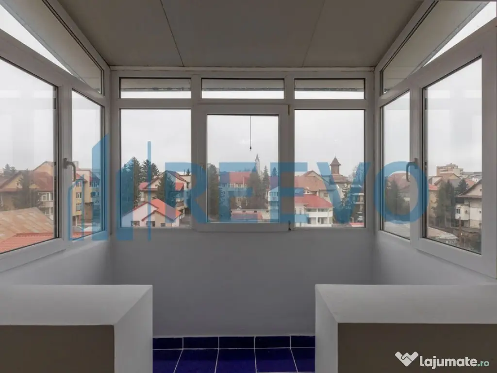 Apartament 3 camere semidecomandat – Str. Pictor Theodo... 