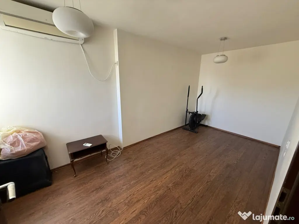 CANTACUZINO - etaj casa din 1980, curte proprie 330mp 