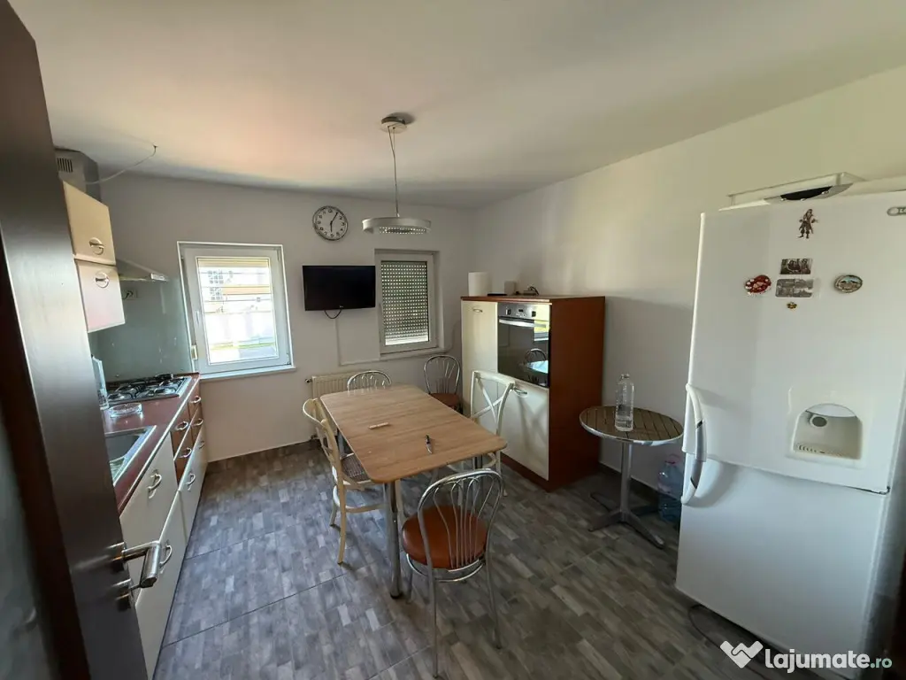 CANTACUZINO - etaj casa din 1980, curte proprie 330mp 