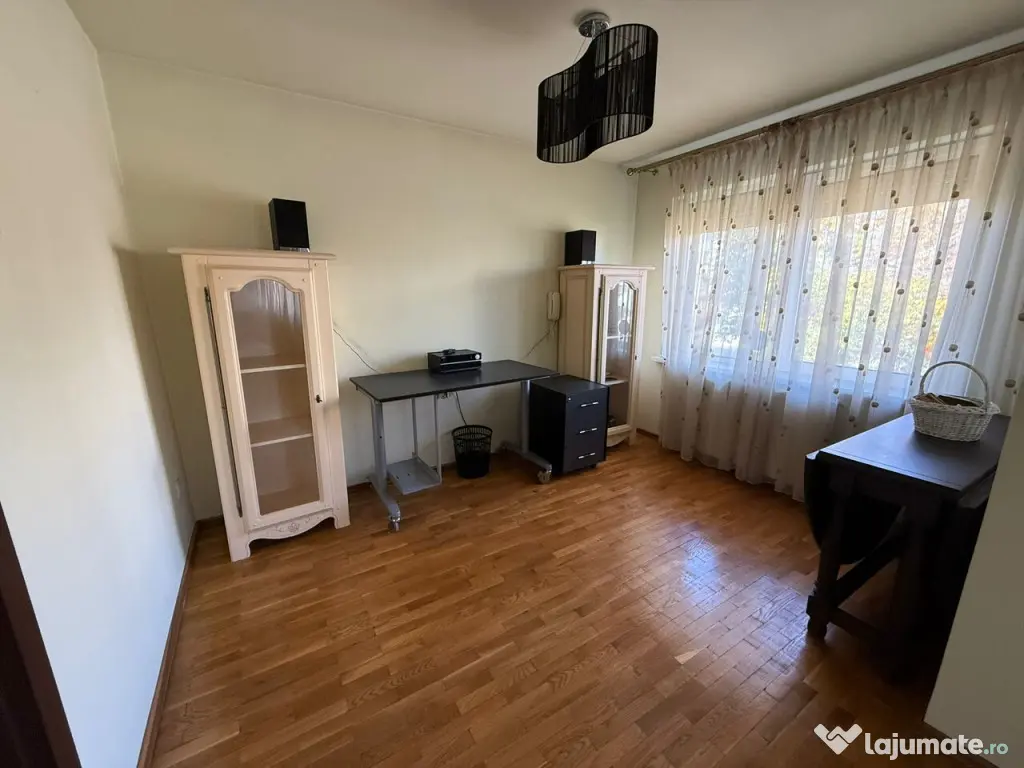 CANTACUZINO - etaj casa din 1980, curte proprie 330mp 