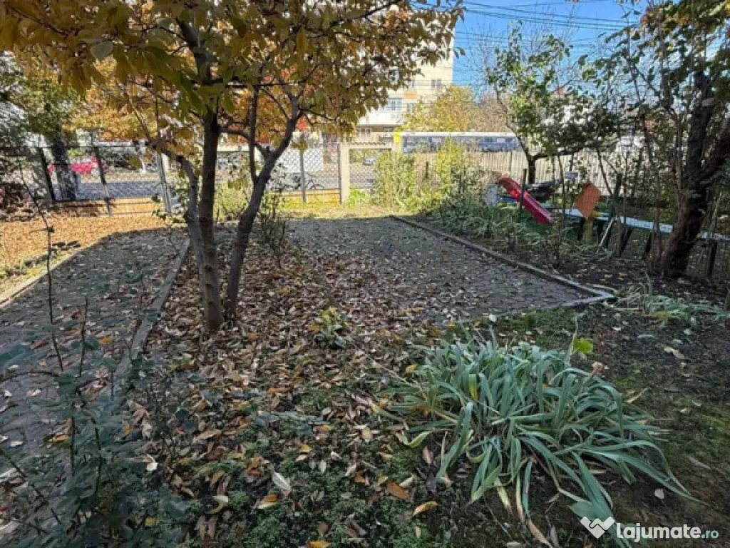 CANTACUZINO - etaj casa din 1980, curte proprie 330mp 