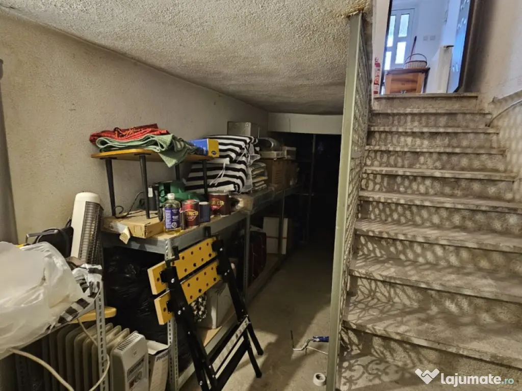 CANTACUZINO - etaj casa din 1980, curte proprie 330mp 