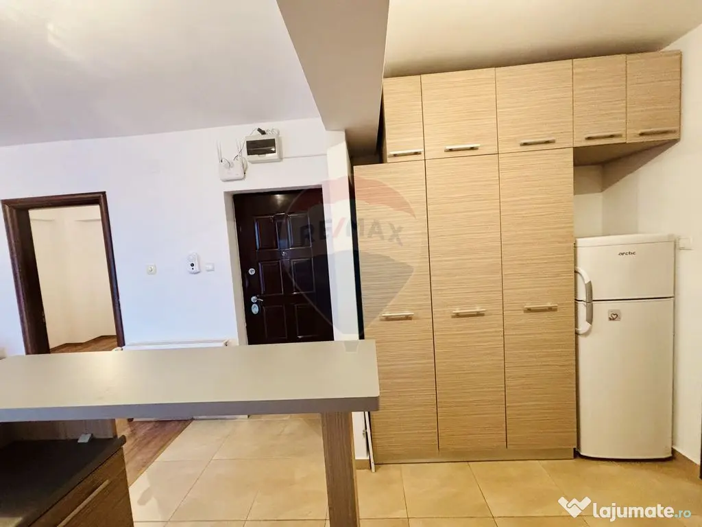 Apartament cu 3 camere de închiriat în zona Nufarul 