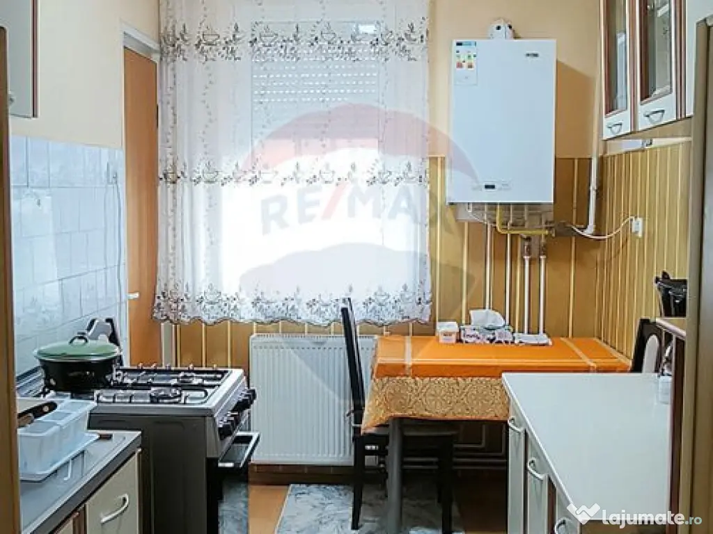 Apartament 3 camere decomandate – zonă excelentă, car... 